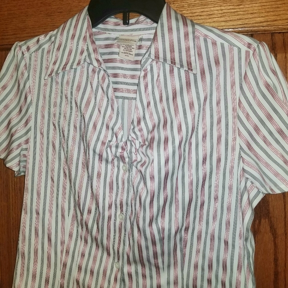 Womens Button-up Blouse - Picture 3 of 4